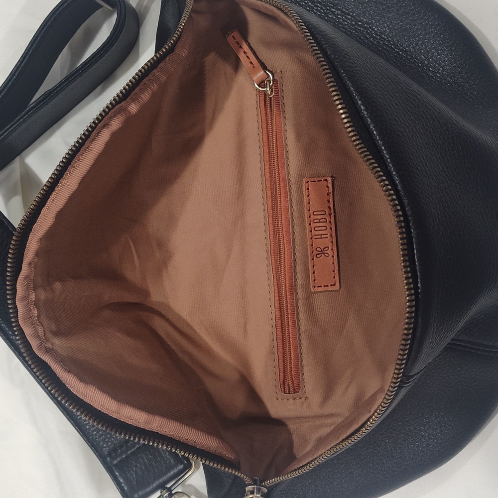 HOBO Hunter Medium Belt Bag In Black - Picture 6 of 12